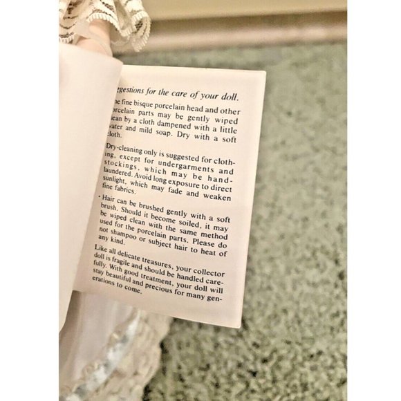 VINTAGE MINT #10 FRANKLIN HEIRLOOM 17" PORCELAIN DOLL WEDDING DRESS LACE FLOWERS - Picture 10 of 11